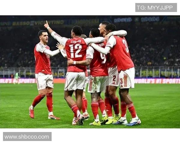 西甲激战:里昂与利物浦战成平局神奇扑救点燃全场热情