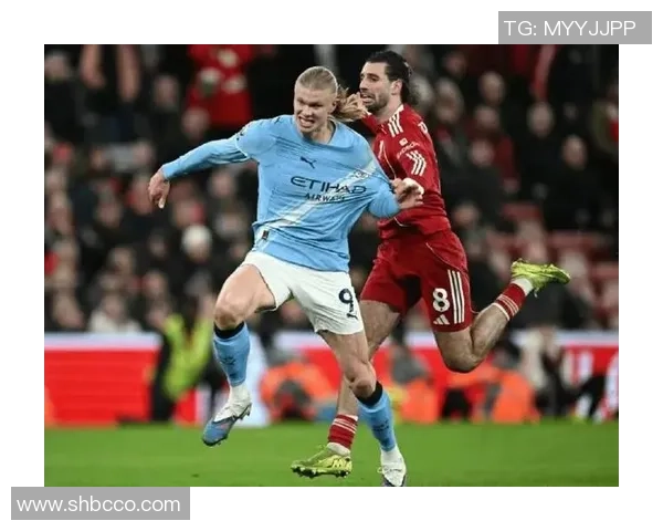 德甲精彩对决利物浦大胜曼城神奇扑救引发争议判罚全场沸腾