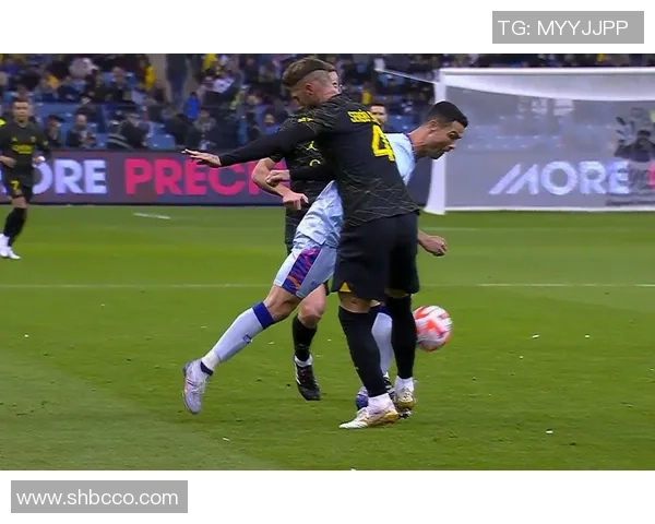 友谊赛巴黎圣日耳曼与那不勒斯战平战术分析与绝杀瞬间回顾